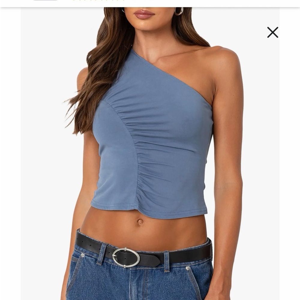edikted IVY RUCHED ONE SHOULDER TOP